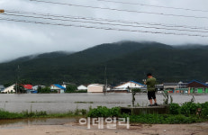 한탄강 범람…강원 철원군 4개마을 물에 잠겨