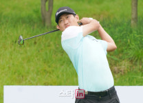 [포토]장동규 첫 티샷 안전하게