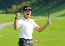 [포토]이태희 39년만의 타이틀 방어 성공했다