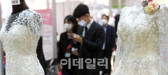 연회장 쪼개고 뷔페 대신 도시락…돌파구 찾는 호텔 웨딩