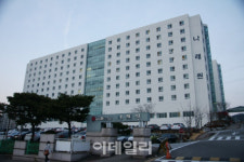 [단독]LG디스플레이, 구미 유휴 LCD공장 이어 나래원도 매각 추진
