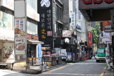 재난지원금 약발 떨어지자 다시 고개 숙인 경제…더 큰 파도 온다