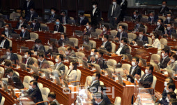 [의사당대로1]온택트 시대…국회, 비대면 표결 도입할까