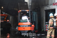 [포토]화재 현장에서 하나라도 더…