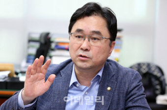 민주당 혁신위 출범…위원장에 김종민 최고위원
