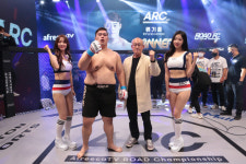 122kg 거구  류기훈, 무제한급 맞대결서 배동현에 판정승