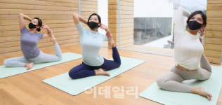 [포토]라이프 파지티브 스튜디오에서 열린 요가 클래스
