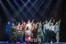 [리뷰]고선웅과 최우정의 금실지락 조합..뮤지컬 광주