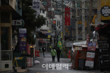 [포토]점심시간에도 한산한 노량진 학원가