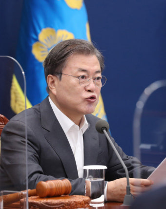 [전문]文대통령 “韓경제 예상보다 빠르게 회복..OECD 中 경제성장률 부동의 1위”