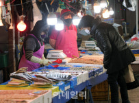 [포토] 손님 뜸한 재래시장
