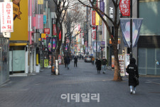 [포토]거리가 한산한 명동