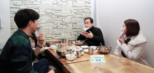 남양주시, 식사중 입 가리개 ′매너캡′ 제작…식당 2천곳 배부