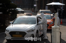 [포토]노원구, 코로나19 드라이스루 임시 선별진료소 운영