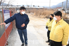 [포토]경기북부 돼지열병 방역 상황 점검하는 이한규 경기도 2부지사