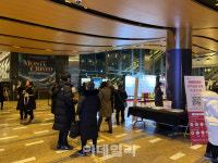 2개월 만에 불켜진 공연장…이제야 집에 돌아온 것 같아요