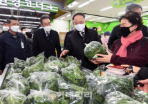 [포토] 설 앞둔 시장 물가 점검