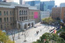 서울시립미술관 20대 공무원 사망…유족 측 “억측 삼가” 요청