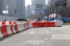 [포토]광화문광장 재구조화 공사로 서측 도로 폐쇄