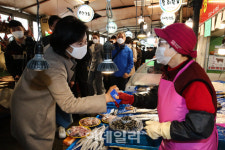 [포토]대조불광시장 찾은 박영선