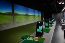 보이스캐디 골프 시뮬레이터 VSE...스윙 정보 한 눈에 쏙