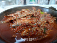 [강경록의 미식로드] 탱글탱글 제철 멸치 …밥도둑이 따로 없네