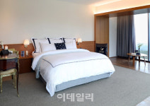 [포토] WE 호텔 제주, 크라운구스와 콜라보