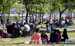 [포토]한강시민공원 찾은 시민들