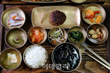 [강경록의 미식로드] 전주 부럽지 않은 상주의 삼색 밥상
