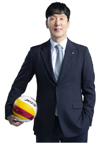 우리카드, 신영철 감독과 3년 재계약...