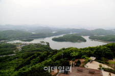 [인싸핫플] 있을 건 다 있네…호수가 품은 한반도