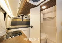 캠핑카로 재탄생한 르노 마스터 넉넉한 공간에 안전성 겸비