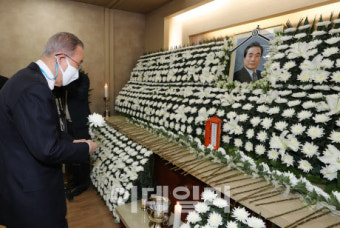 이한동 전 총리 별세…文대통령 