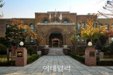 북촌 한옥·대학로 건축물·을지로 골목, 서울의 멋을 느끼다