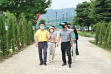[포토]안승남 구리시장 편안한 힐링의 한강시민공원 조성에 최선