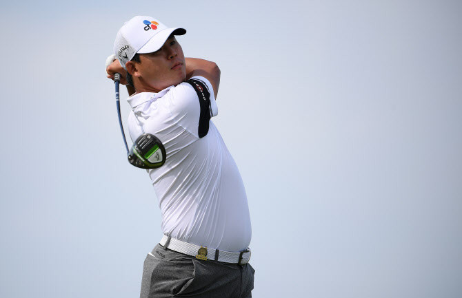 김시우, PGA 존디어 클래식 2라운드 후 공동 7위! 현재 선두와 2타 차, 우승을 향한 열정 과시