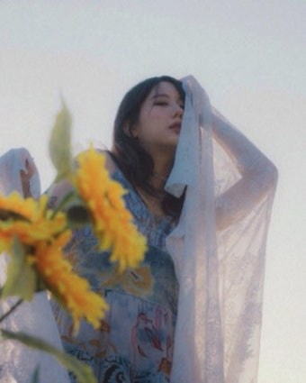 캣츠아이 멤버 메간, 두 번째 양성애자 커밍아웃...다양성과 포용 알리는 기회