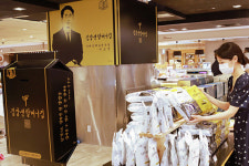 [포토]백화점까지 진출한 이호창 본부장의 김갑생할머니김