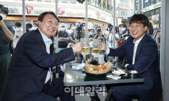 [포토]이준석-윤석열, 화기애애