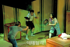 학전의 어린이 무대..무적의 삼총사 31일 막 올라