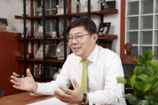 32년 눈 한우물 고려아이텍 전세계 아이라이크 알린다