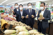 [포토] 강릉농협 방문한 이성희 회장