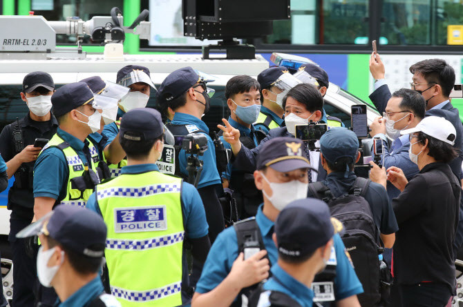 서울 시청역 역주행 사고 피의자 차모 씨 추가 조사 예정, 건강 상태 고려중