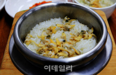 바지락으로 차린 밥상, 입안 가득 바다를 먹다 [미식로드_영상]