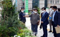 [포토]의정부 시민로 띠녹지 조성사업 현장 찾은 안병용 시장