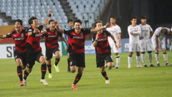'승부차기 5-4' 포항, 울산 꺾고 12년 만에 ACL 결승 진출
