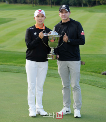 [포토]김효주,이승하 '우승의 기쁨을 함께'