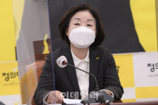 심상정 “與, 위성 정당 사과 한마디 없어…당론 지켜볼 것”