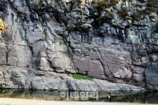 [여행] 선사人이 남긴 메시지, 그들은 왜 바위에 그림을 새겼나
