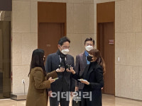 중동서 돌아온 JY “전 세계 전문가들과 미래 논의”